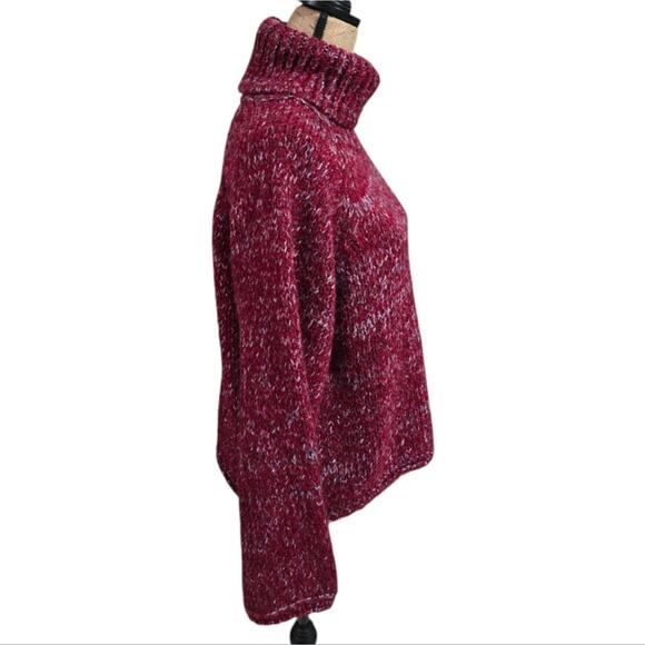 Urban Outfitters Women's‎ Red Turtleneck Cropped Sweater Size Medium - Picture 3 of 6